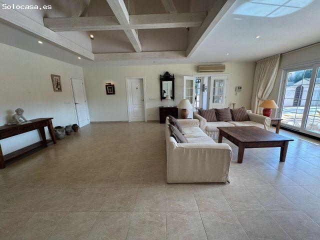 Villa en Venta en Orihuela Costa, Alicante