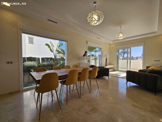 Villa en Venta en Orihuela Costa, Alicante