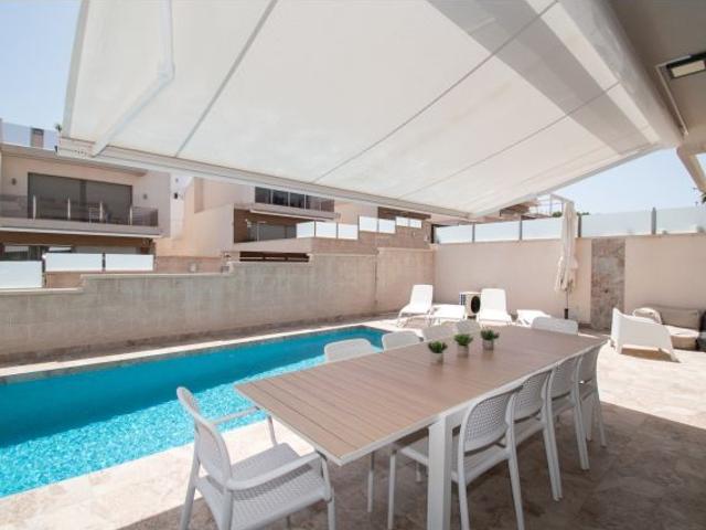 Villa en Venta en Orihuela Costa, Alicante