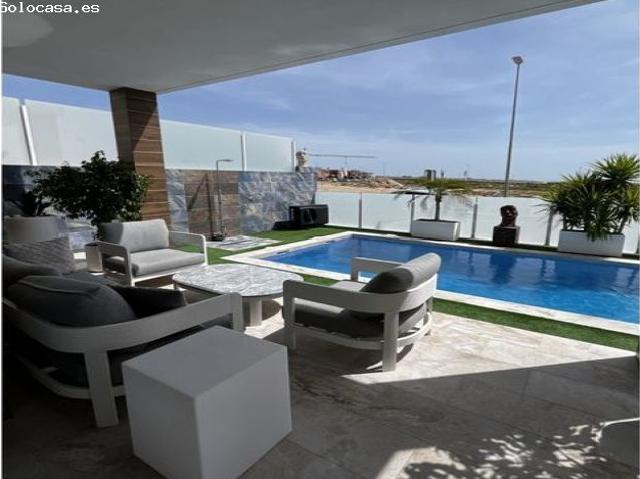 villa en Venta en Orihuela. ETRV T8688