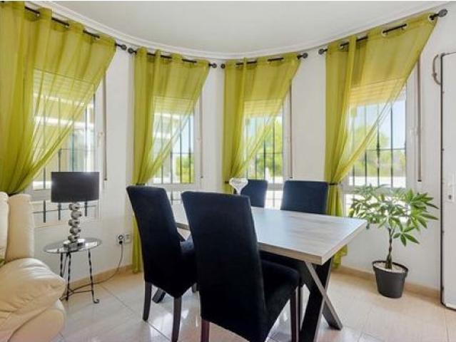 villa en Venta en Pinar De Campoverde. THER T422