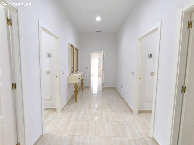 Villa en Venta en Pinoso, Alicante