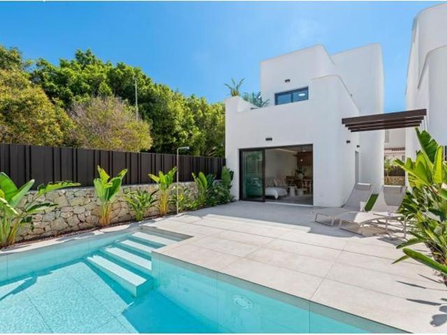 Villa en Venta en Pilar de la Horadada, Alicante