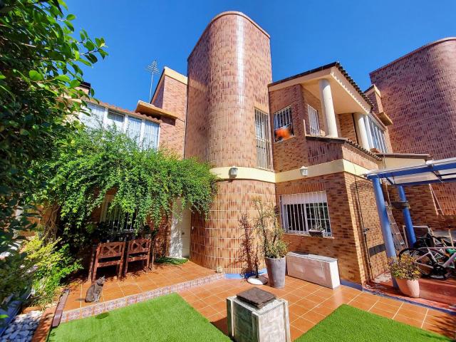 Villa en venta en Riba roja de Túria Valencia