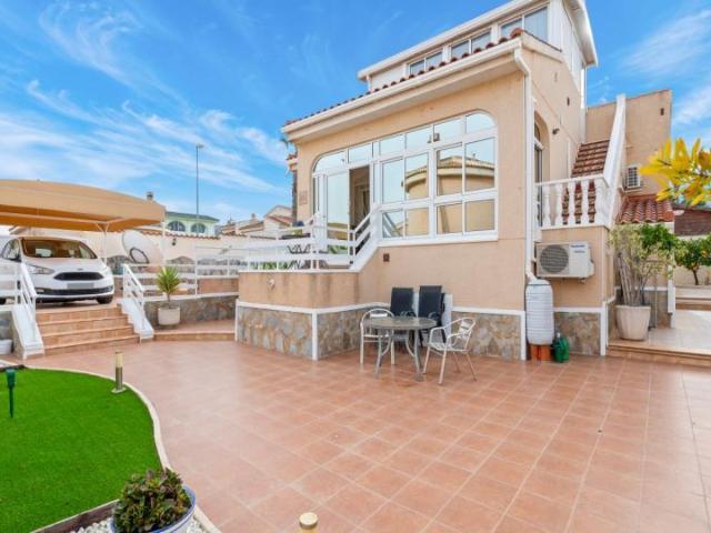 Villa en venta en Rojales Alicante