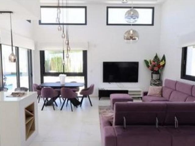 villa en Venta en Rojales. ETRV T9076