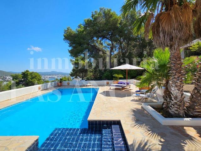 Villa en venta en Santa Eulalia del Río Baleares