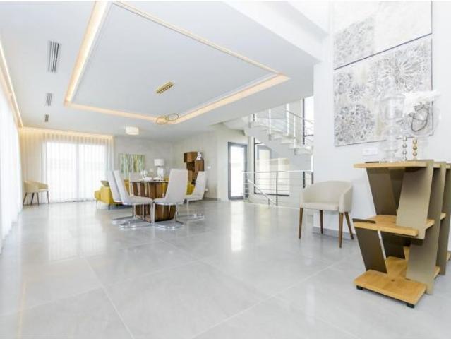 Villa en Venta en San Miguel de Salinas, Alicante