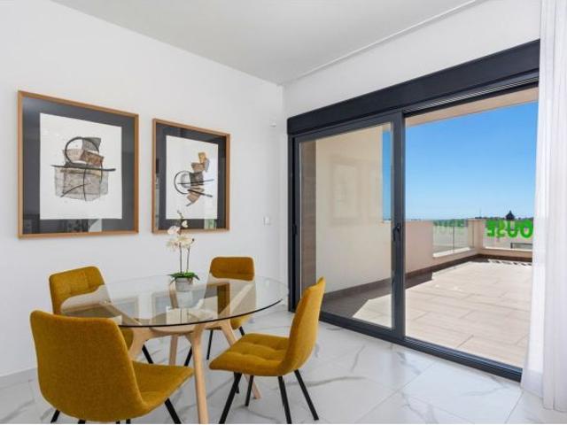 Villa en Venta en San Miguel de Salinas, Alicante