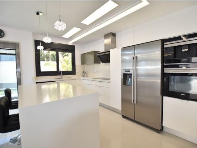 Villa en Venta en San Miguel de Salinas, Alicante