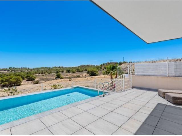 Villa en Venta en San Miguel de Salinas, Alicante