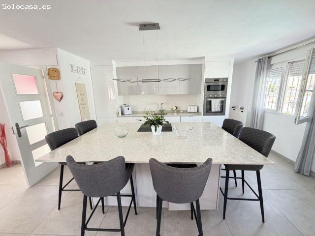 Villa en Venta en San Miguel de Salinas, Alicante