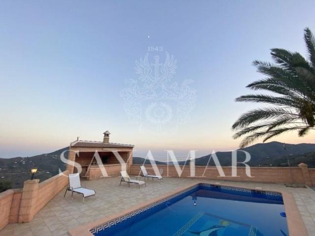 Villa en venta en Sayalonga Málaga