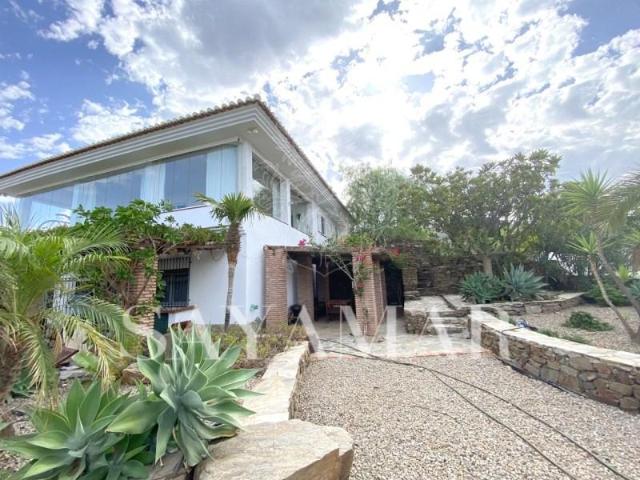 Villa en venta en Sayalonga Málaga