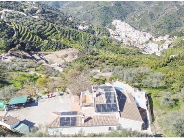 Villa en venta en Sayalonga Málaga