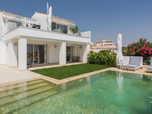 Villa en venta Estepona