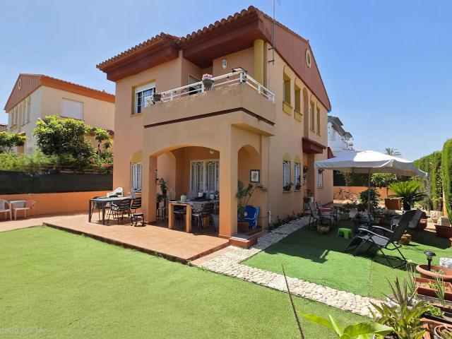 Villa a la venta en Gandia