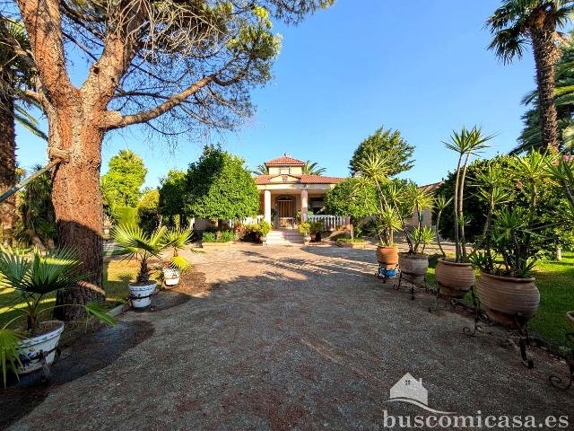 Villa en venta Linares