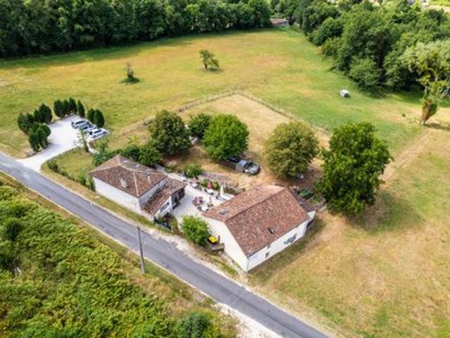 Villa à vendre sur Combiers Charente