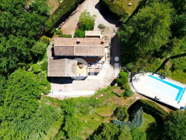 VILLA EN VIE PLAIN PIED + ANNEXES PISCINE GARAGE ÉCRIN DE