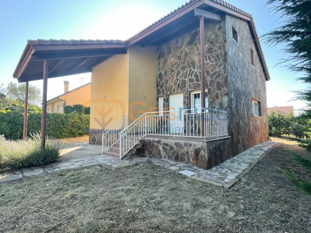 Villa en Zarzuela del Monte