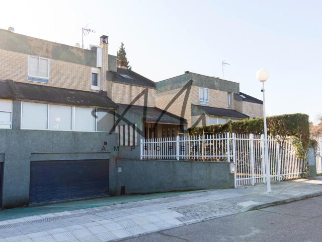 Villa en Zaragoza