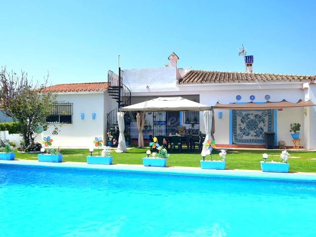 Villa en alquiler Torreguadiaro