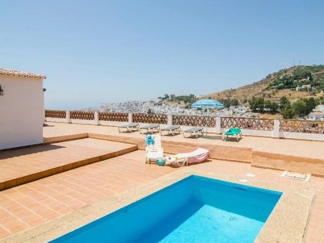 Villa en alquiler en Torrox Málaga