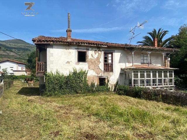 Villa en Barcena de Pie de Concha