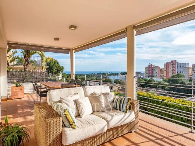 Villa en Bonanova con vistas al mar