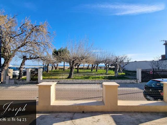 Villa en bord de mer avec jardin