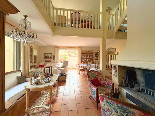 Villa en bord de mer avec jardin