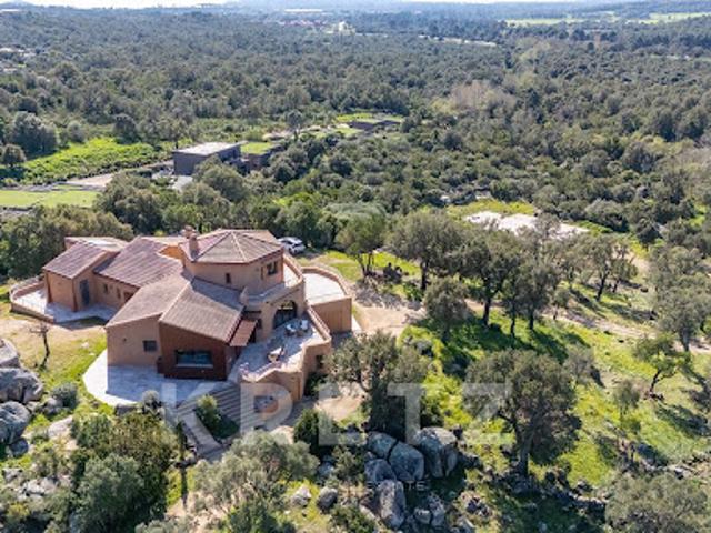 Villa en bord de mer avec jardin