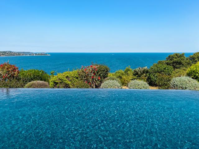 Villa en bord de mer avec jardin