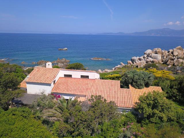 Villa en bord de mer avec jardin