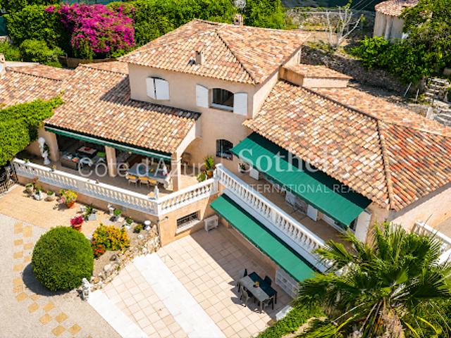 Villa en bord de mer avec terrasse