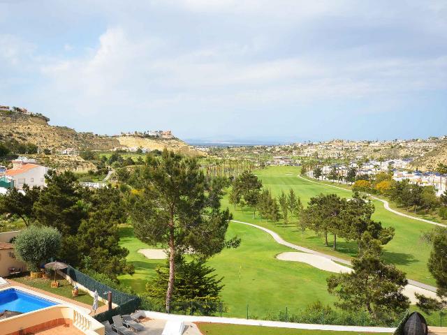VILLA EN CAMPO DE GOLF