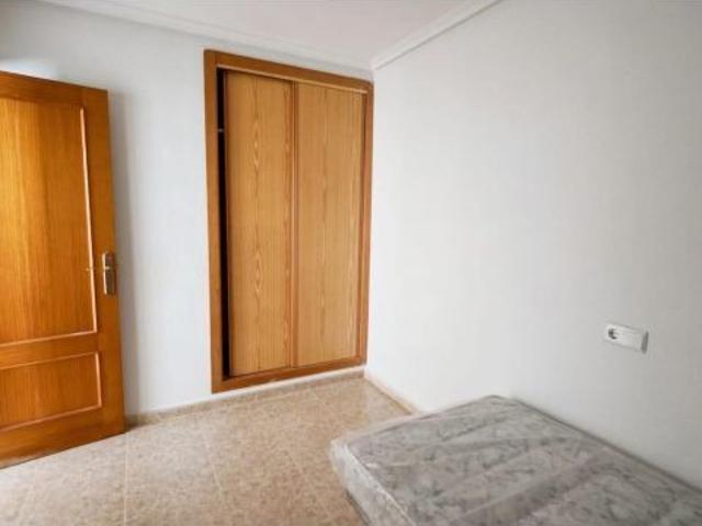 VILLA EN CAMPOSOL CON AMPLIA PARCELA