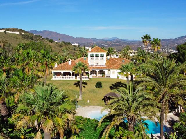 Villa en Cerros Del Aguila Mijas
