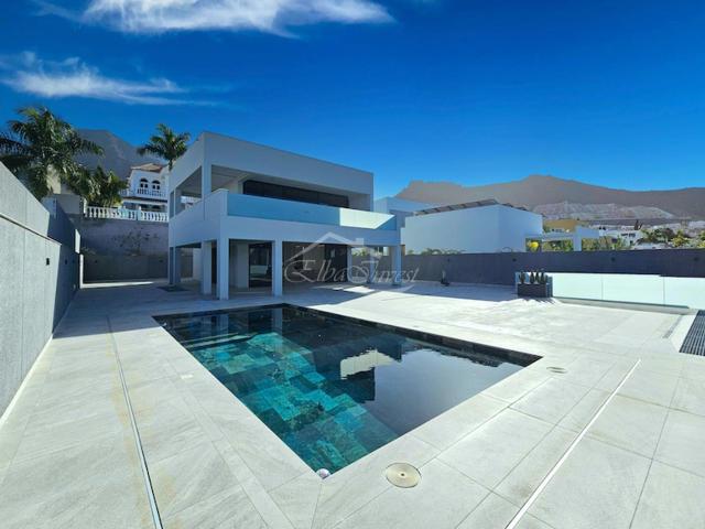 Villa en El Madroñal, Costa Adeje, Tenerife 456m² Adeje