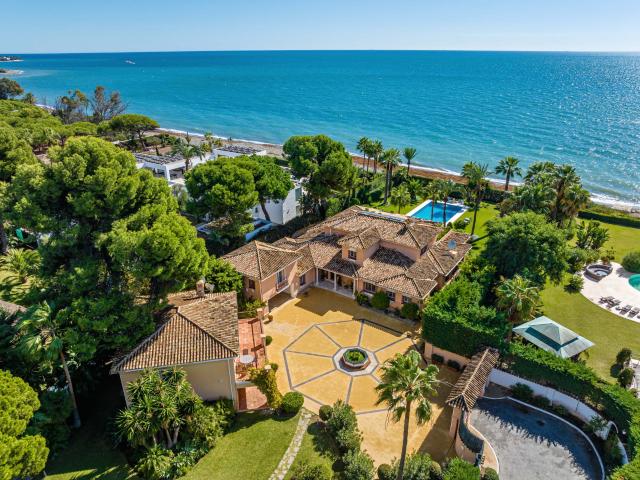 Villa en El Paraiso Estepona