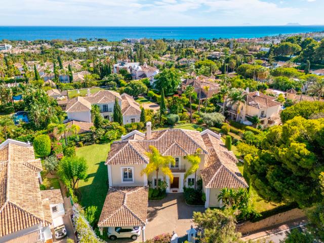 Villa en El Paraiso Estepona