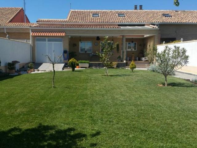 Villa en Lucena de Jalon