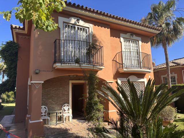 Villa en New Golden Mile Estepona