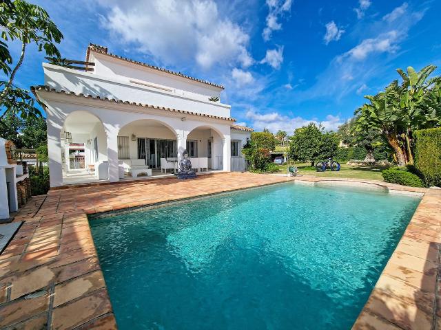 Villa en New Golden Mile Estepona