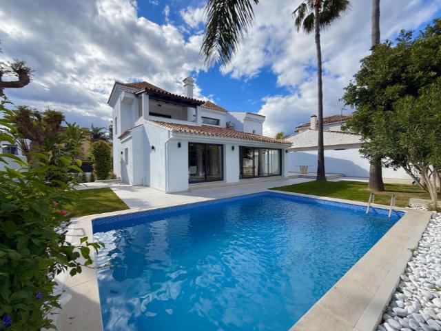 Villa en Nueva Andaluica
