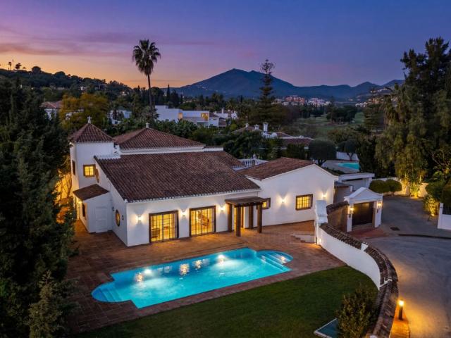 Villa en Nueva Andaluica cerca de todo