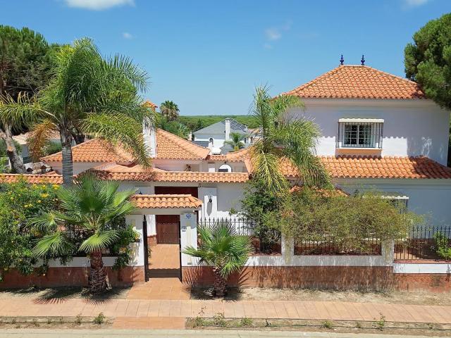 Villa en Nuevo Portil, Elegancia, Golf, Náutica, Mar y Privacidad