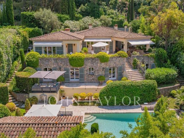 Villa en parfaite condition à deux pas du village 300m² Mougins