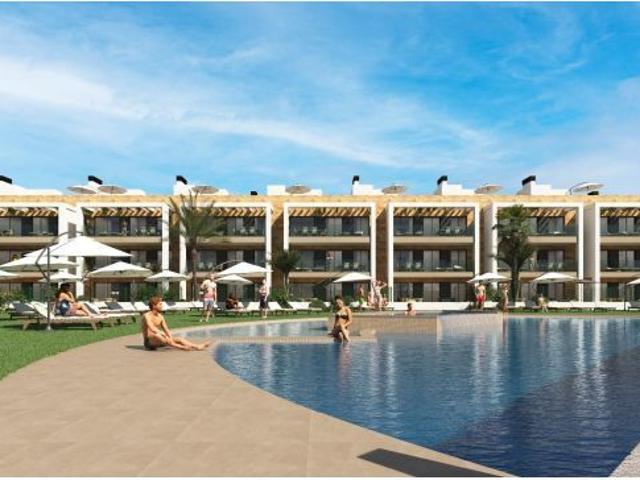 VILLA EN PLANTA BAJA DE 83.50M2 CON 2 DORMITORIOS ¬ 2 BAÑOS, JARDIN Y PARKING